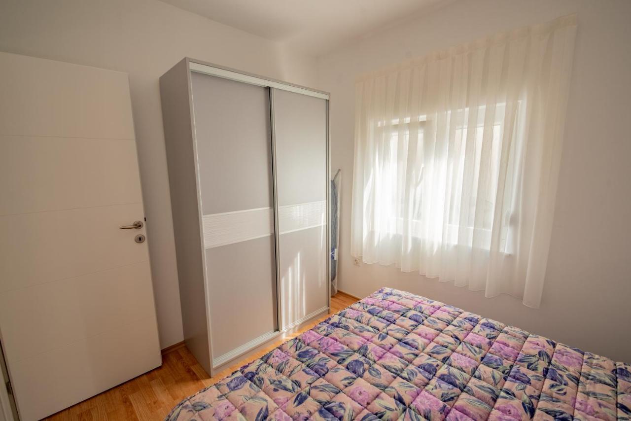 Apartmán Apartman Bozica Vir Exteriér fotografie