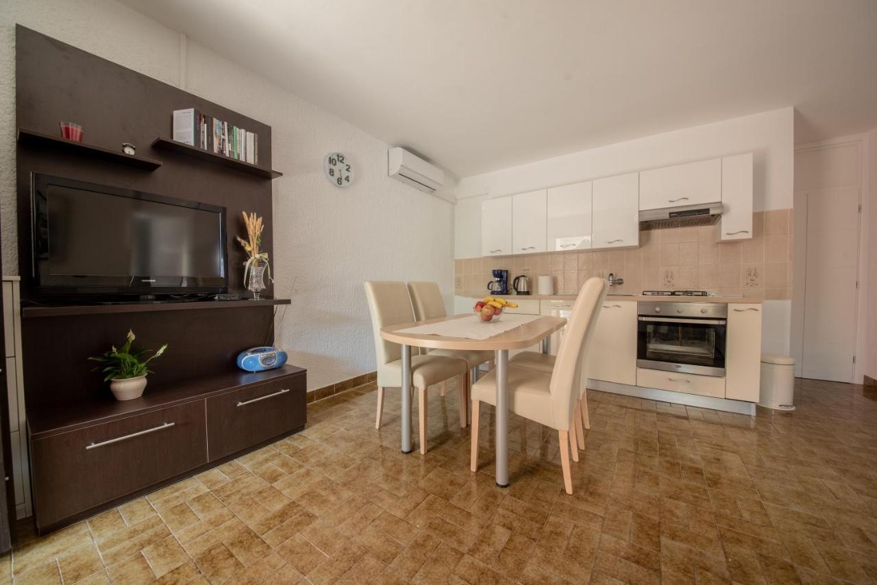 Apartman Bozica Vir Exteriér fotografie