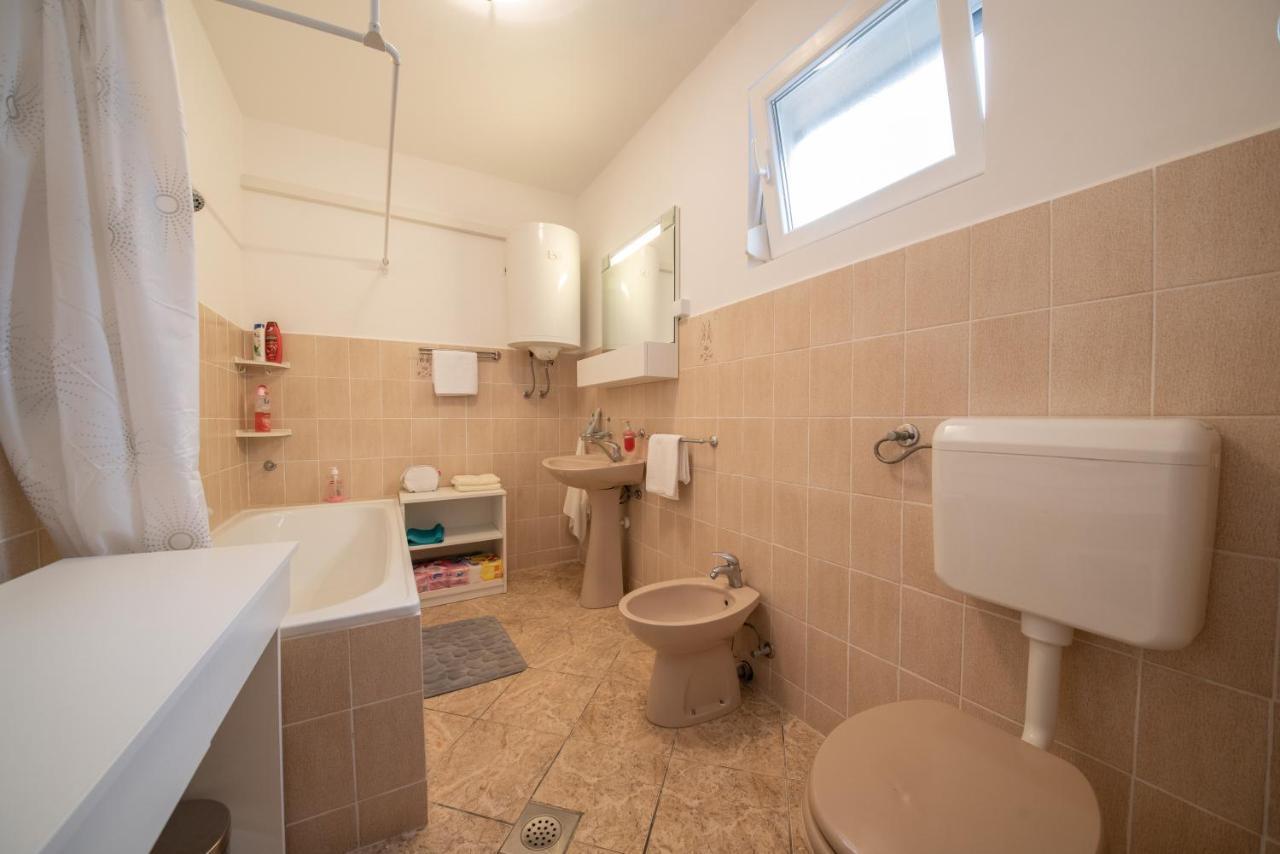 Apartman Bozica Vir Exteriér fotografie